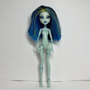 Monster High Frankie Stein G1 Freaky Fusion Recharge Chamber Doll Mattel Nude